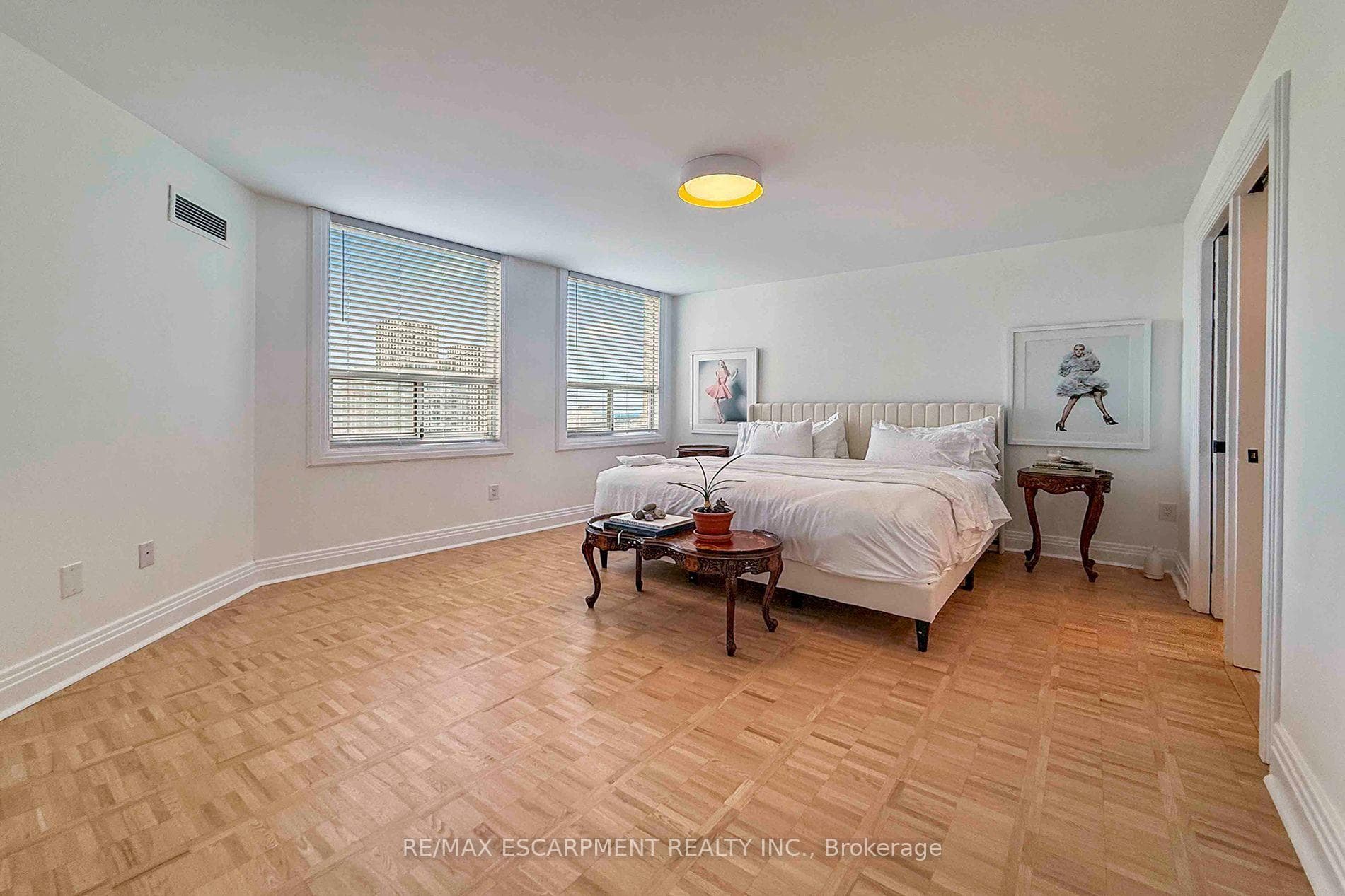 3650 Kaneff Crescent Unit 2804 photo 19