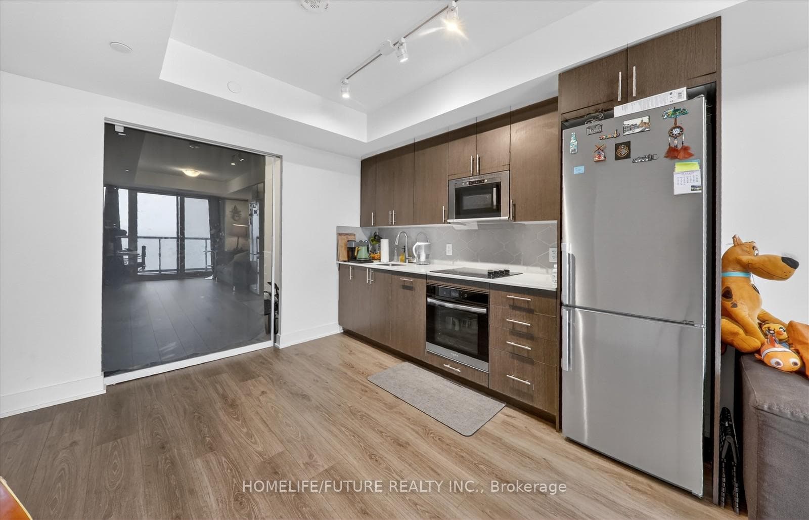 2545 Simcoe Street Unit 1402 photo 11