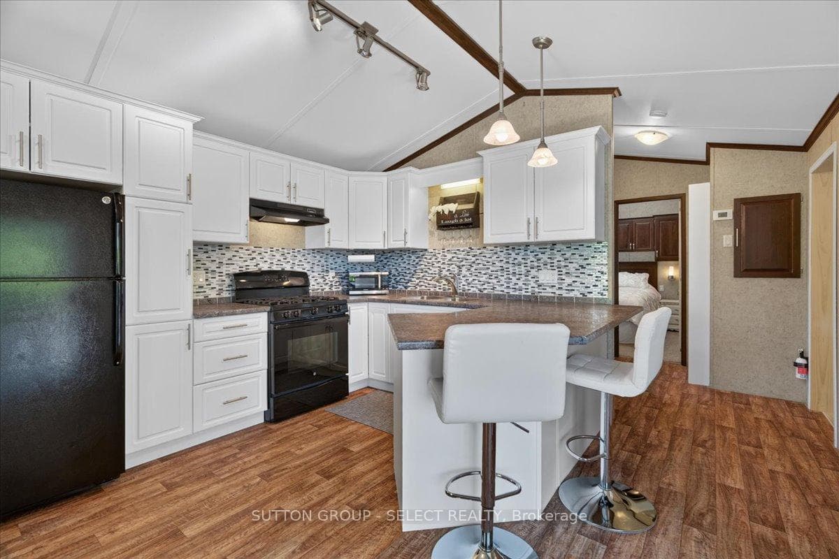 8685 Rock Glen Road Unit 400 photo 4