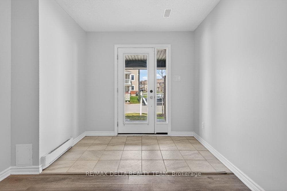 94 FEATHERTOP Lane photo 3