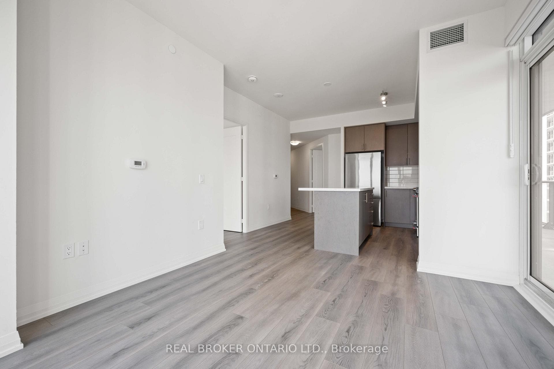9000 Jane Street Unit 2008 photo 11