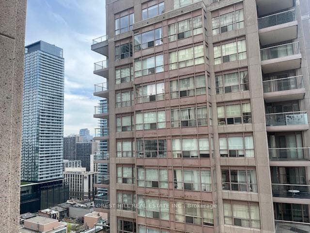 925 Bay Street Unit 2201 photo 17
