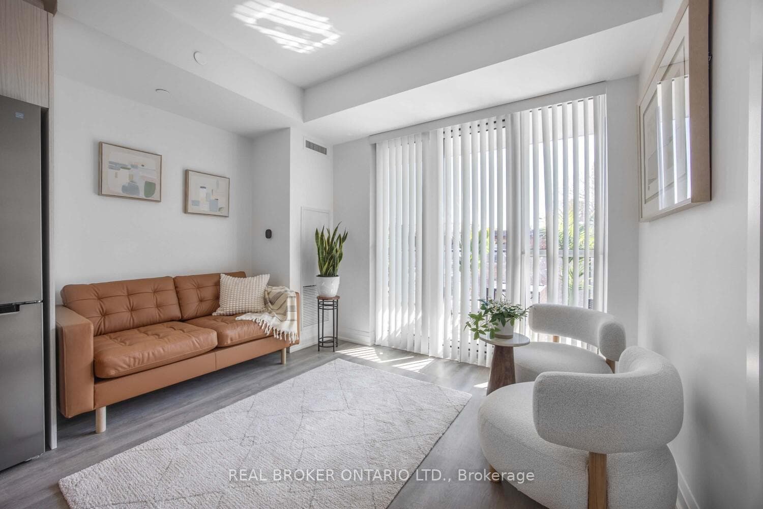 2369 Danforth Avenue Unit 210 photo 7