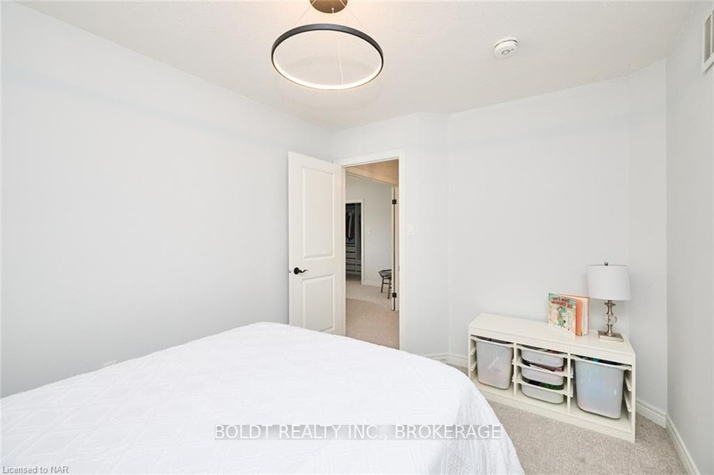 127 DENNIS Drive photo 28