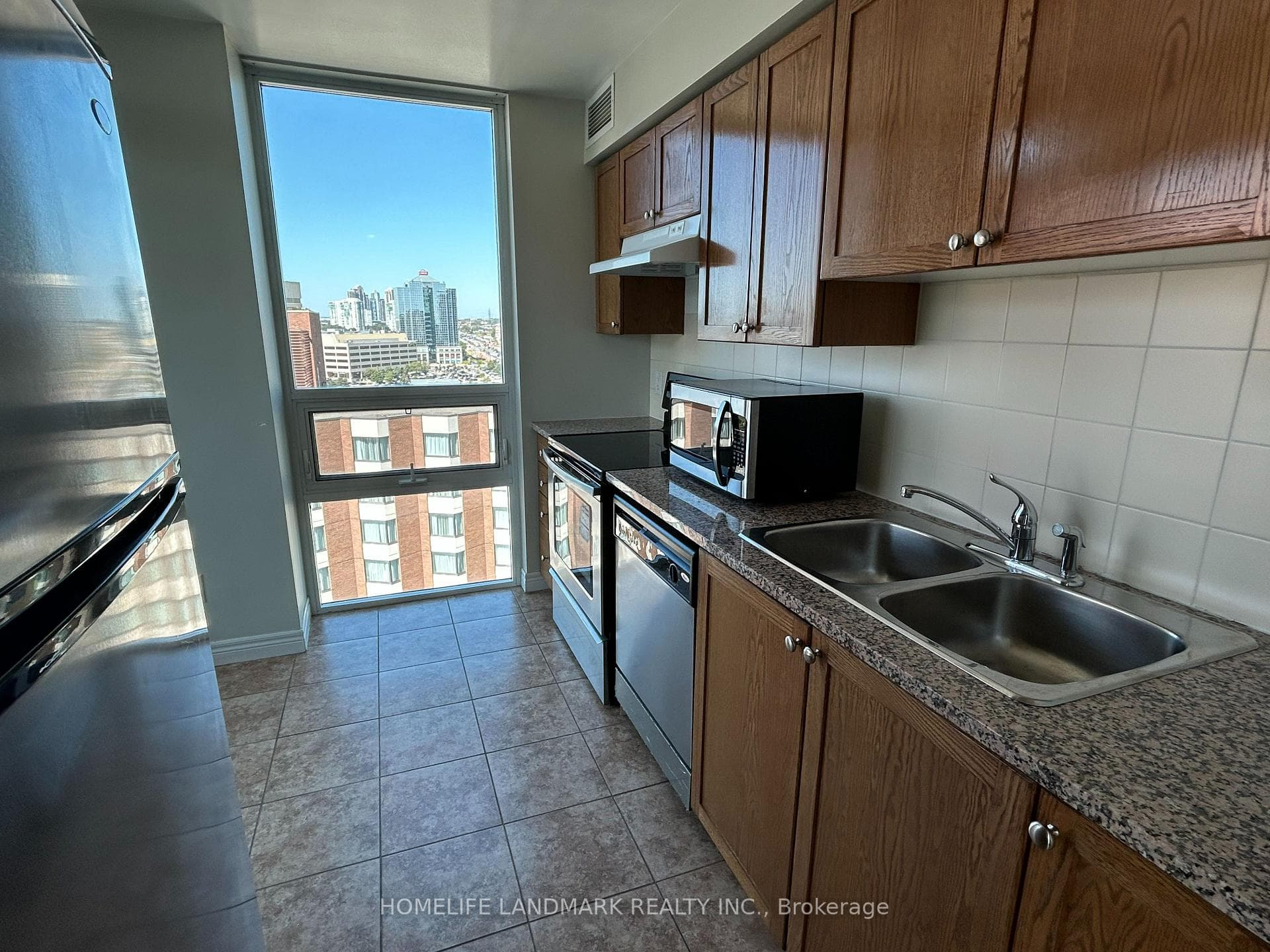 208 Enfield Place Unit 1808 photo 6
