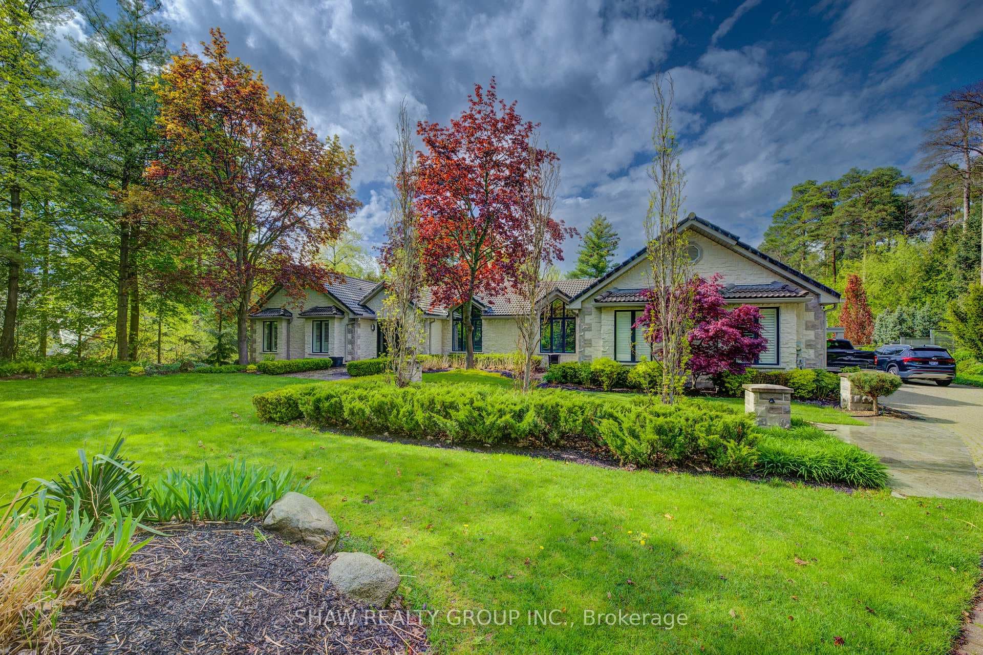 988 Stonebrook Road photo 2