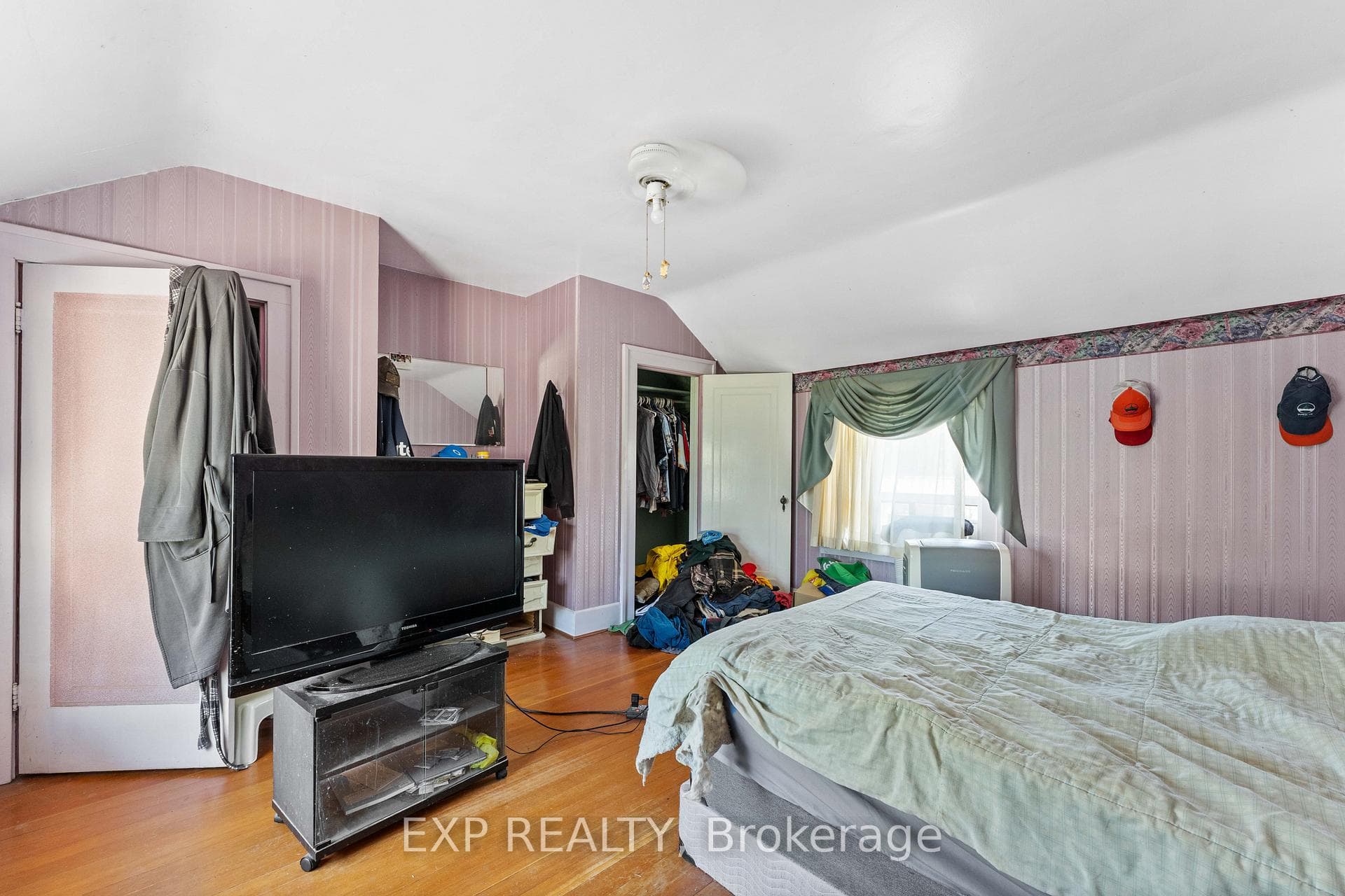 21082 Dalton Road photo 22