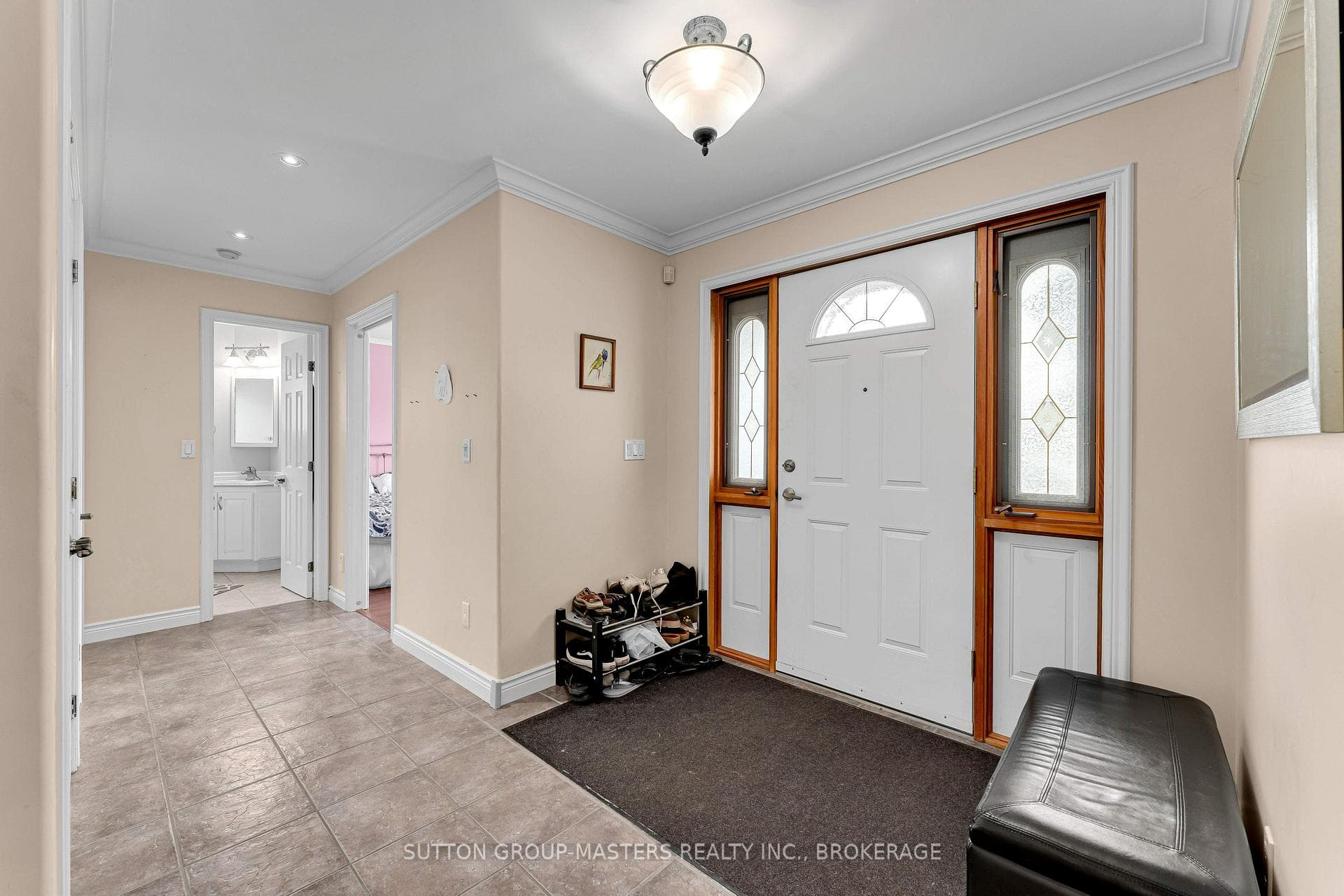 606 Arbour Crescent photo 6