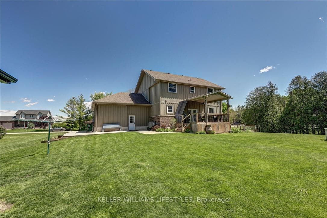 25 MCMASTER Place photo 32