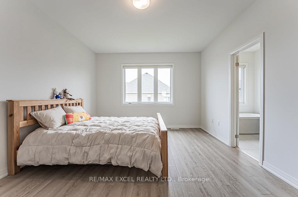 79 Schmeltzer Crescent photo 33
