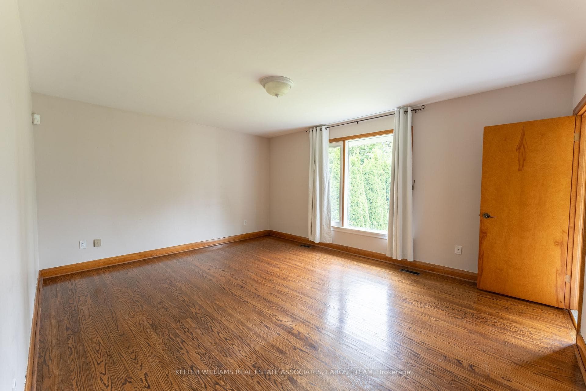 1481 Larchview Trail photo 12