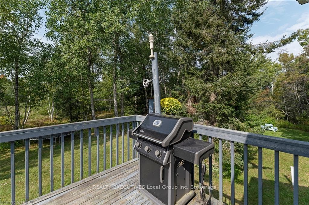 533 TILLICUM BAY Road photo 34