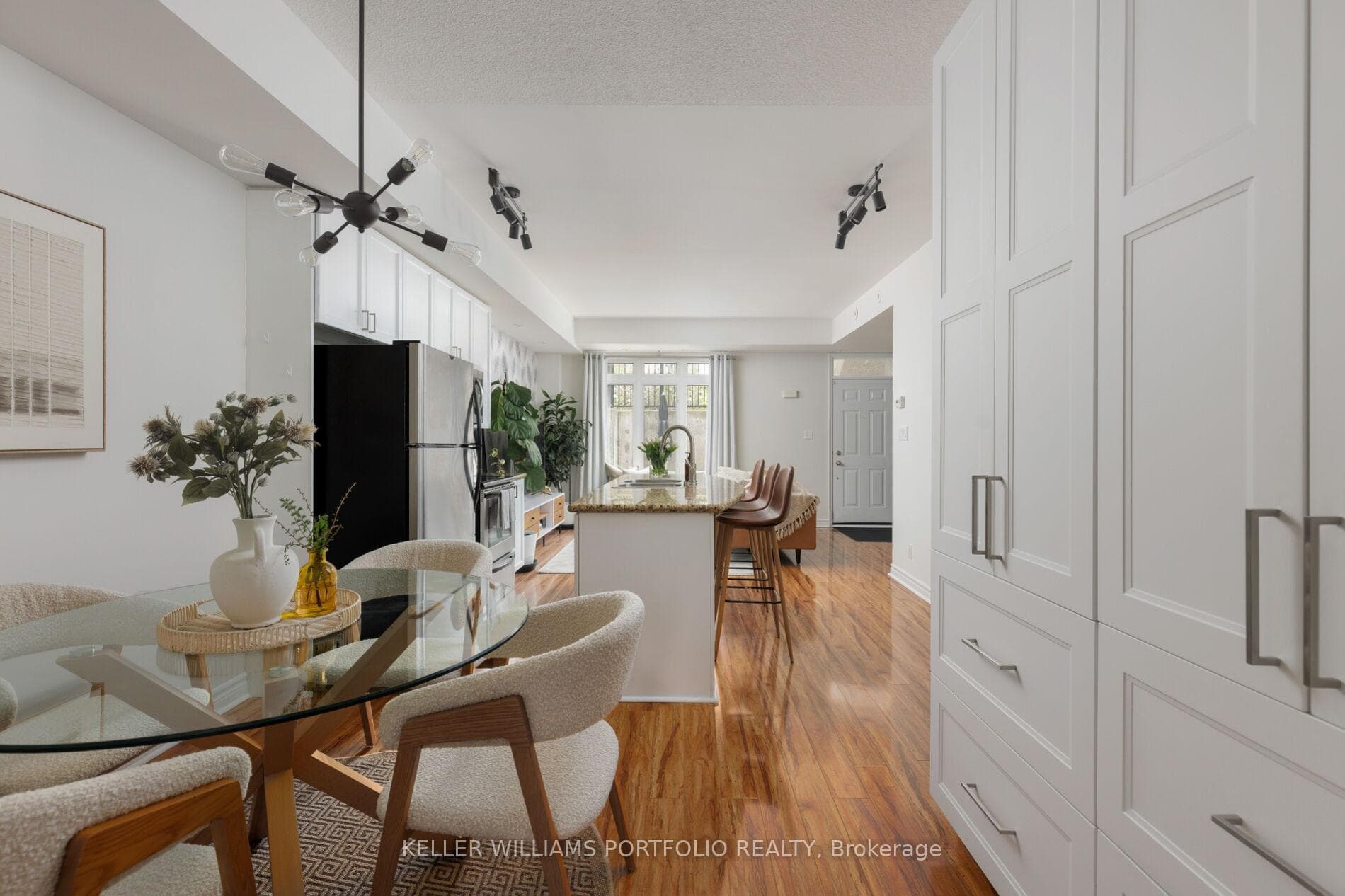 Dining Area to Kitchen
