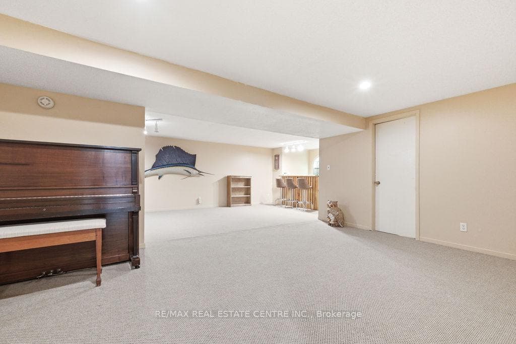 633 Birch Street photo 29