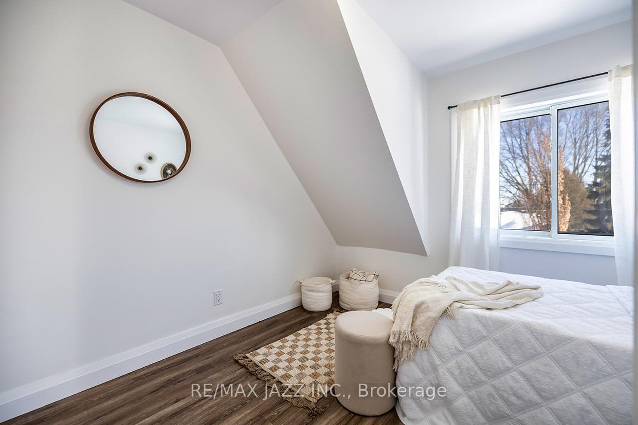 120 Elgin Street photo 28