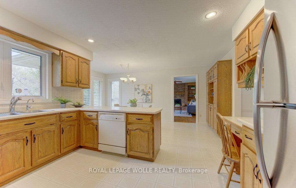 333 Calvington Place photo 15