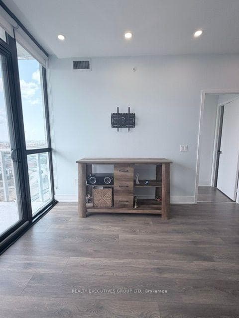 2916 Highway 7 Road Unit 1706 photo 7