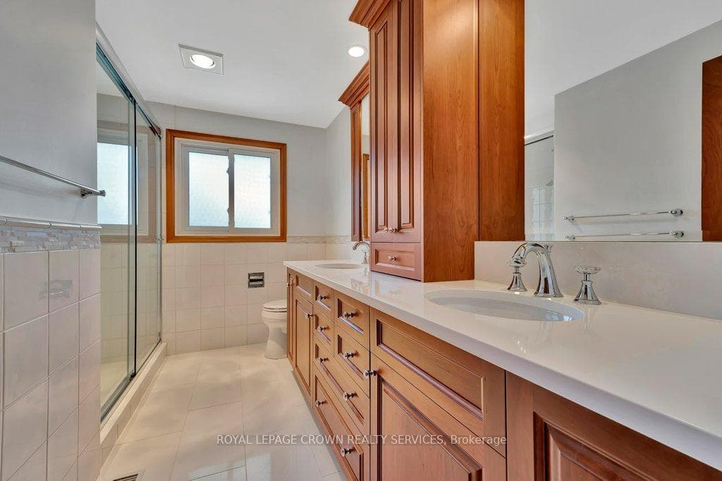 73 Champlain Crescent photo 23