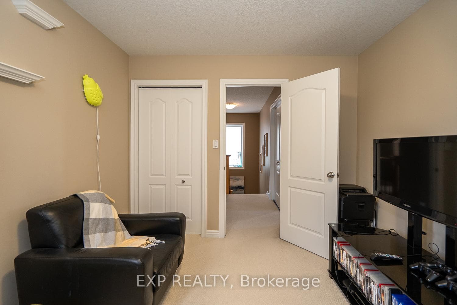 6 Robert Simone Way photo 22