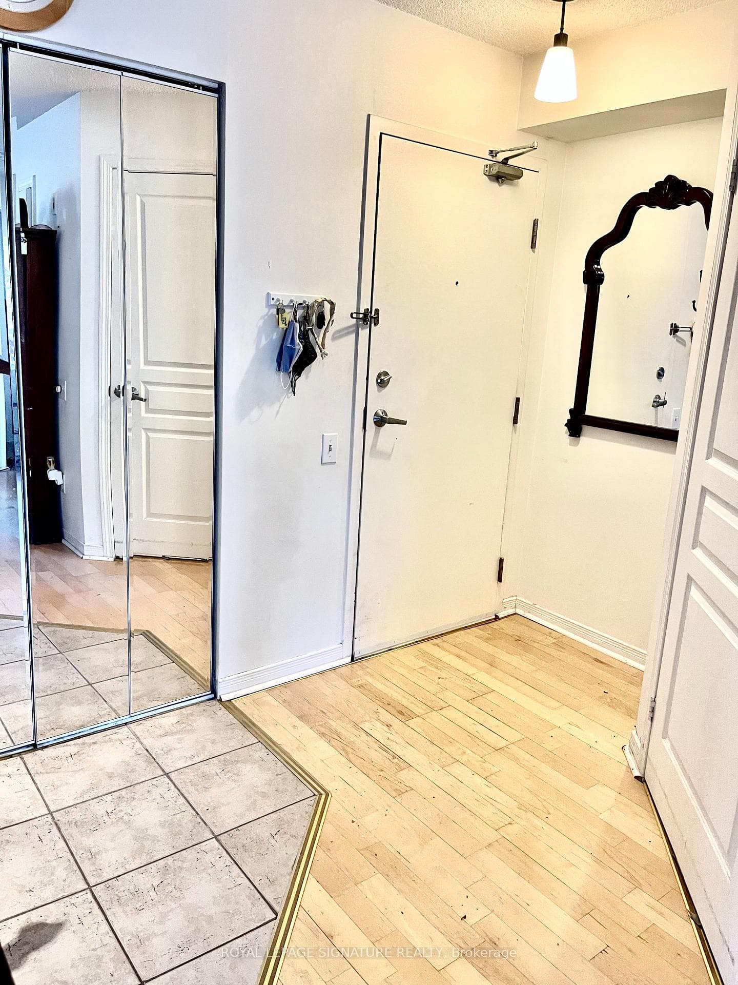 140 Bathurst Street Unit 207 photo 5