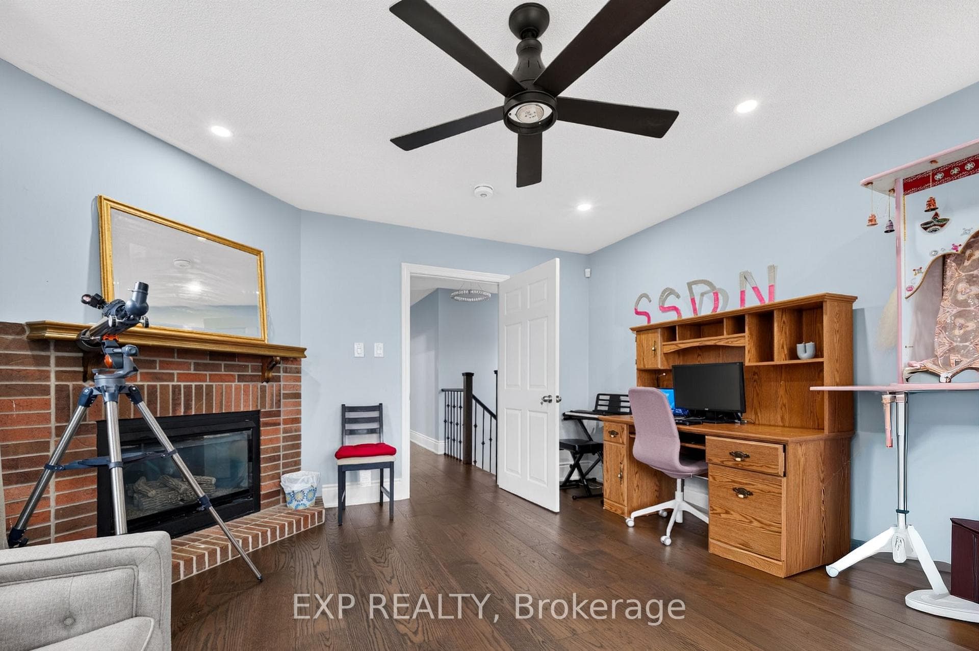 5896 Chorley Place Unit Upper photo 27