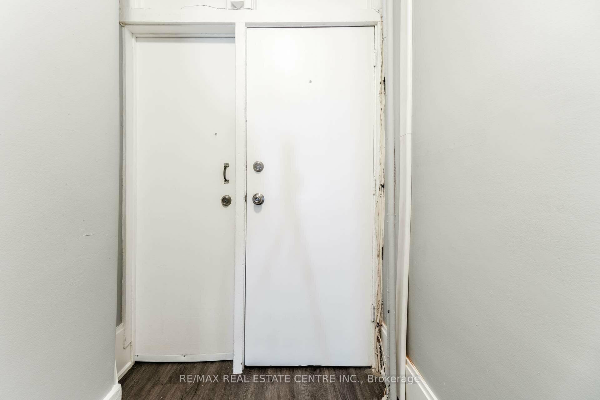 1413 Dundas Street Unit #2 photo 6