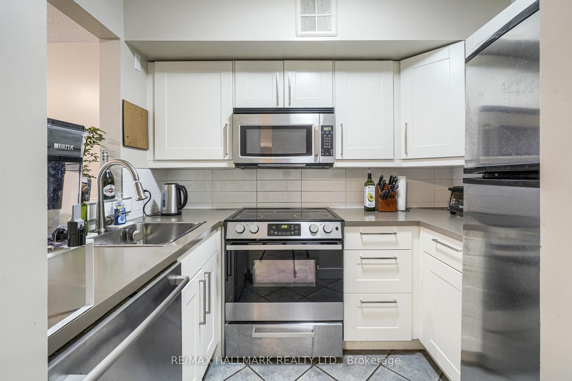 92 King Street Unit 414 photo 3