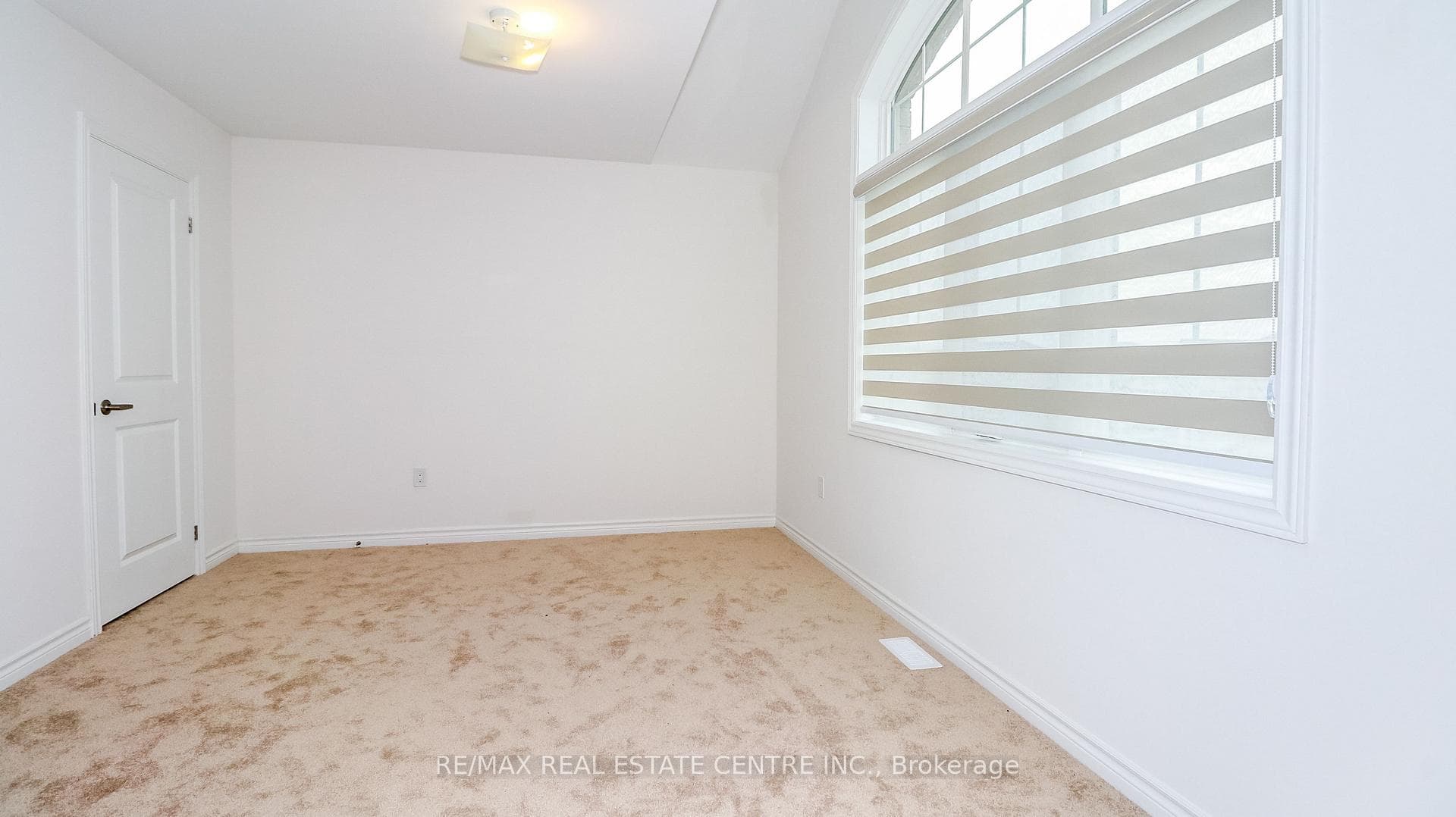 242 Duncan Street photo 23