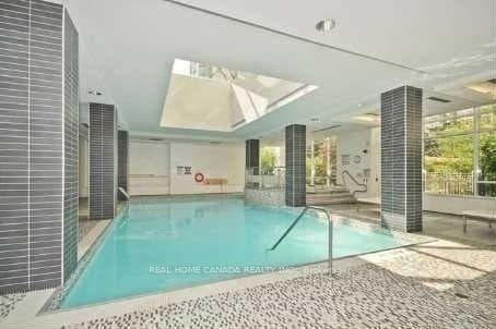 310 Burnhamthorpe Road Unit 2811 photo 8