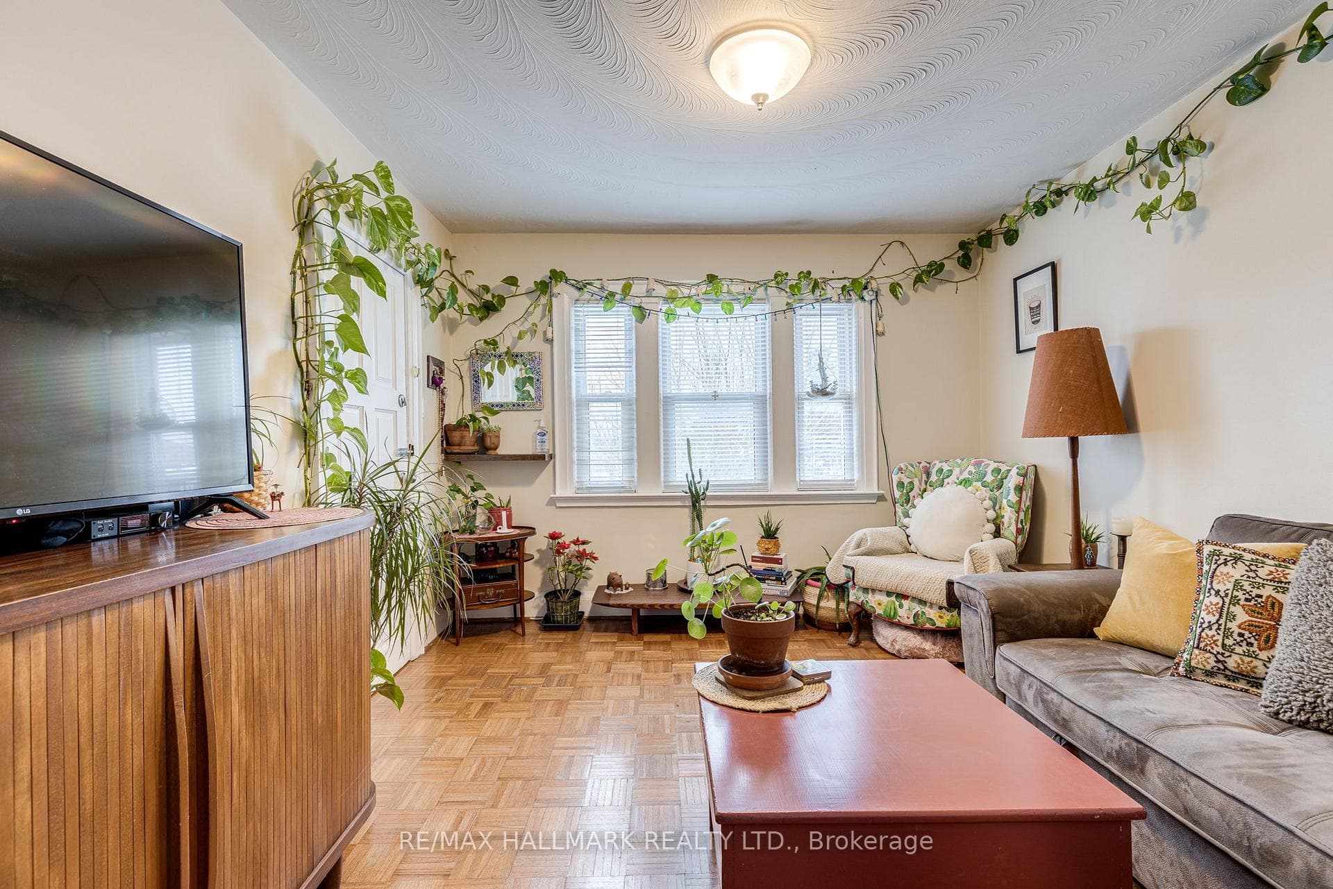 329 Vaughan Road photo 14