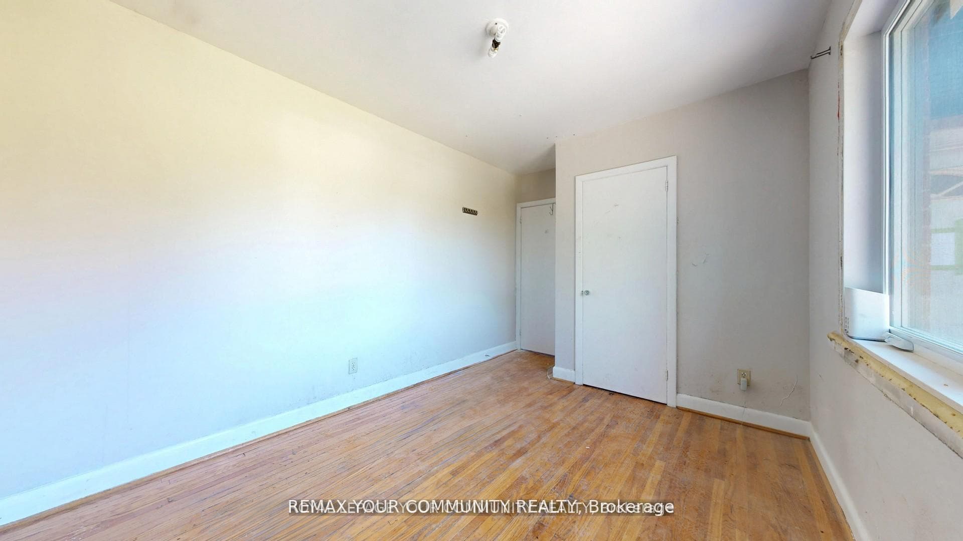 480 Ellerslie Avenue photo 14