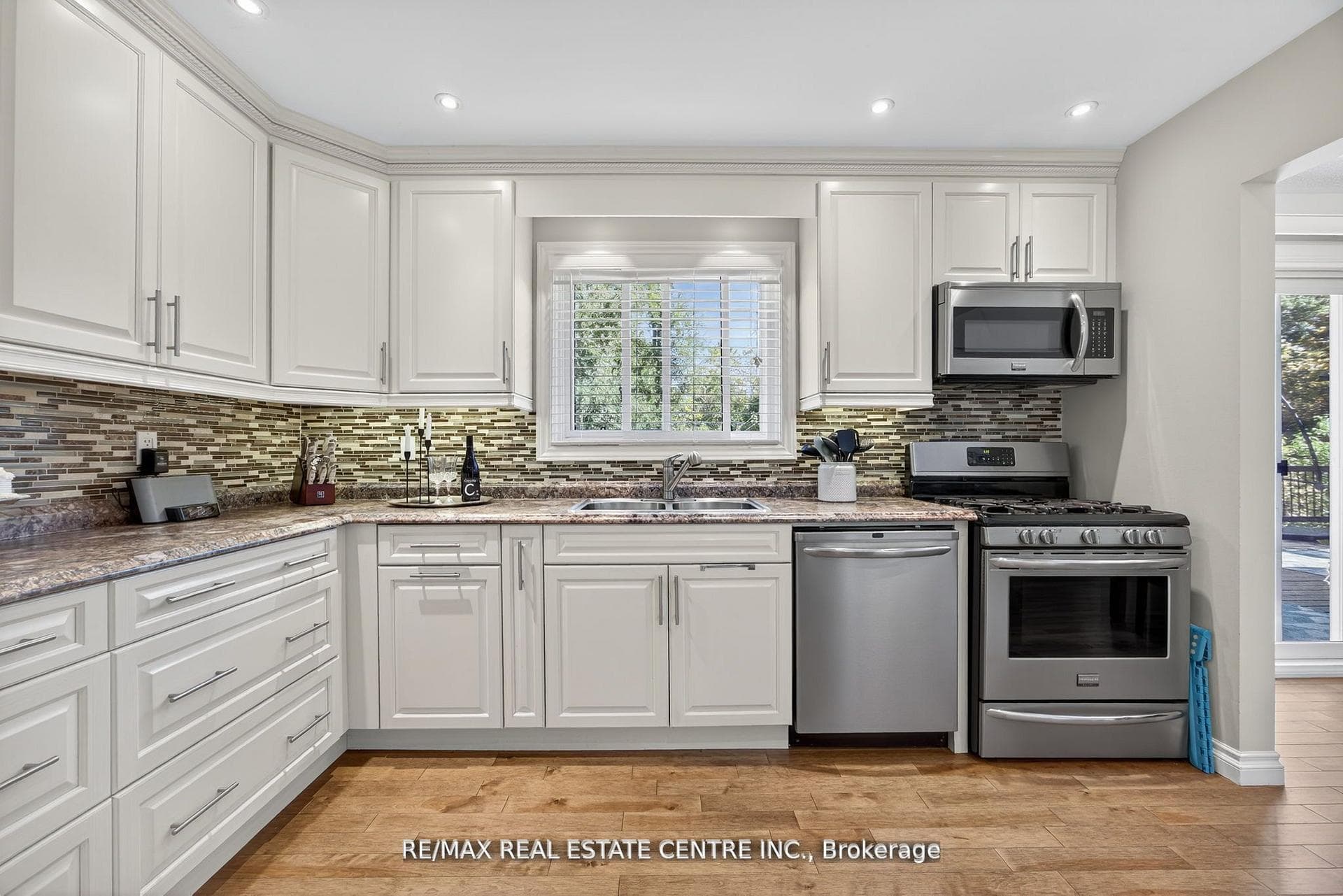 3047 Sandy Cove Drive photo 10