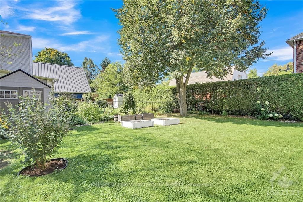 94 DRUMMOND Street photo 30