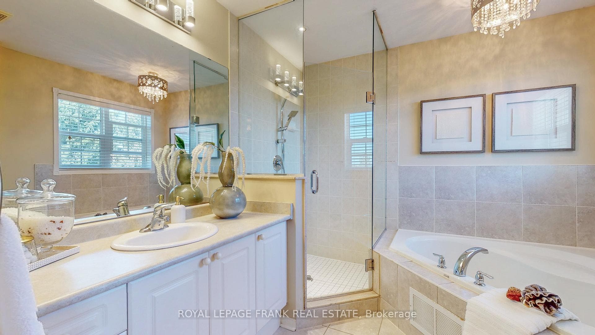 4PC Ensuite with Soaker Tub and Glass Shower