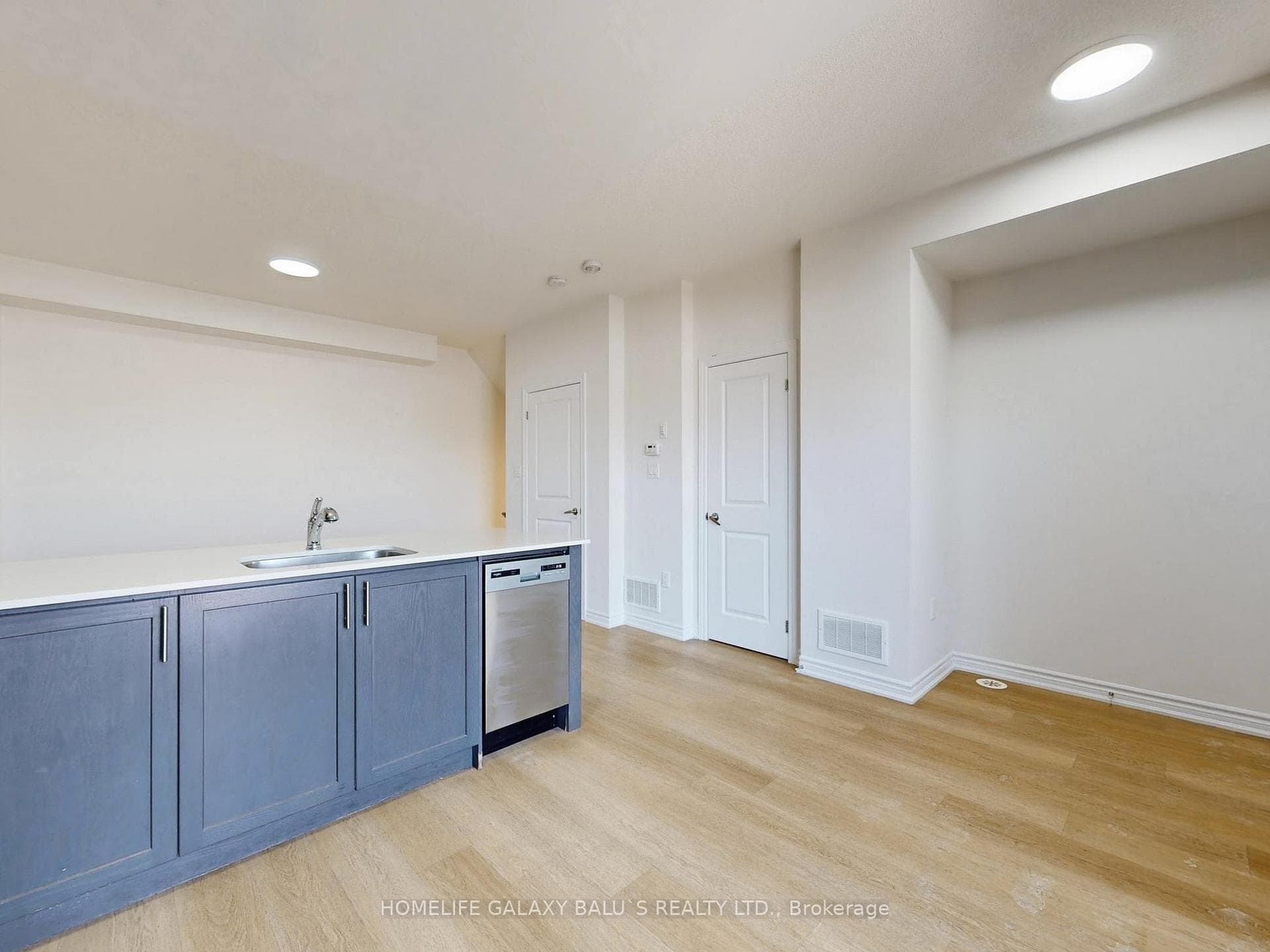 480 Beresford Path Unit 14 photo 19