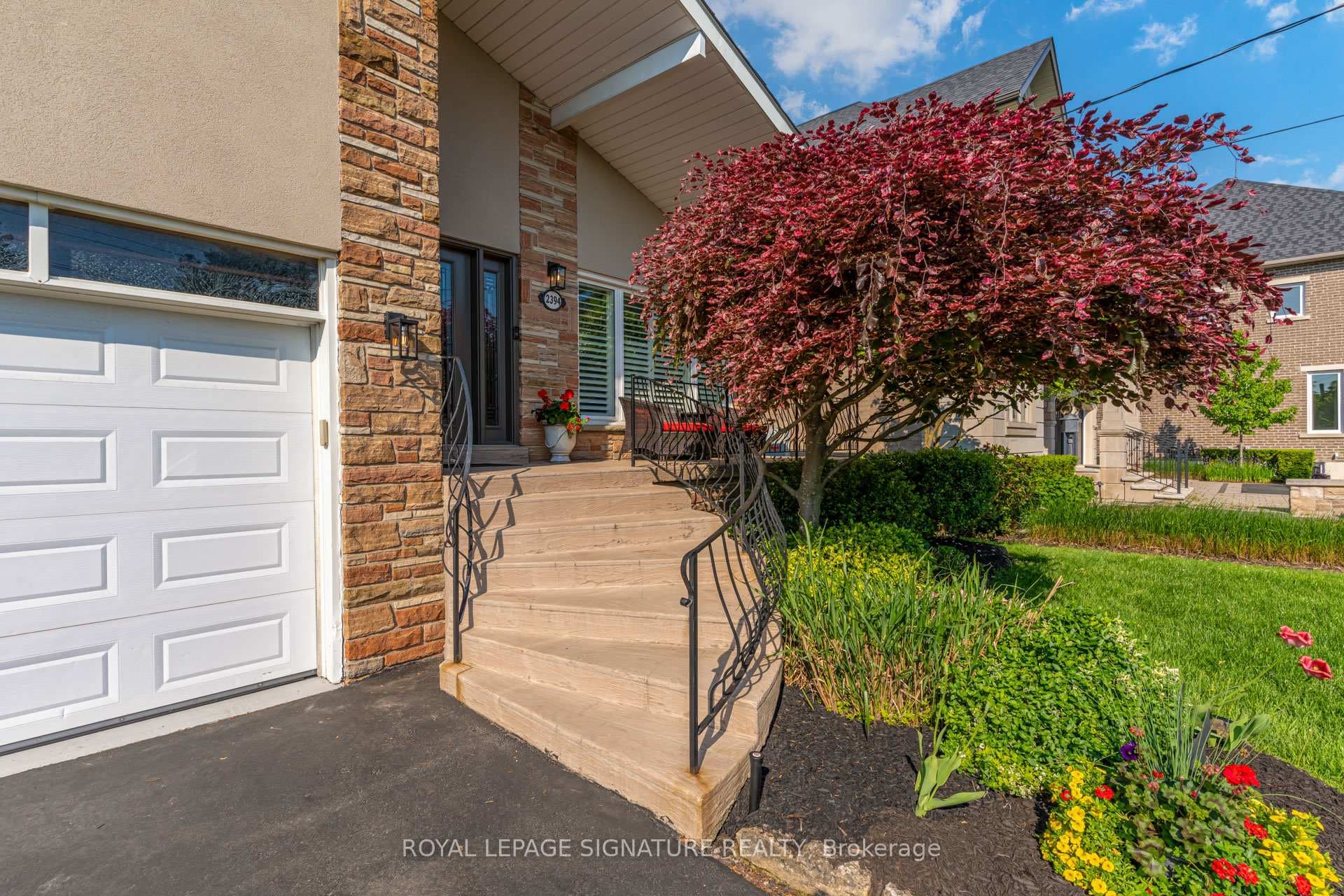 2394 Glengarry Road photo 4