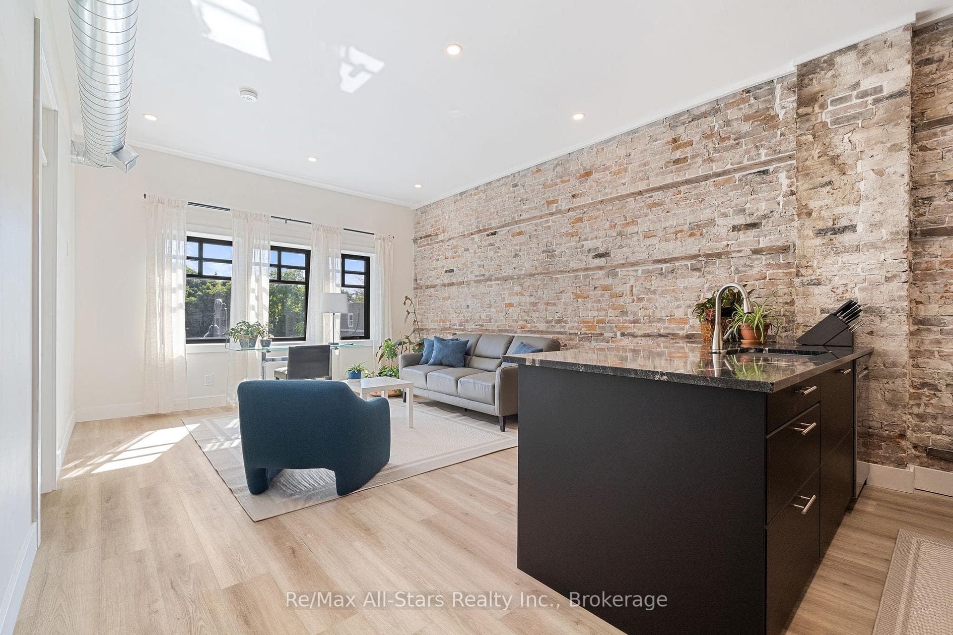 61 Colborne Street photo 28