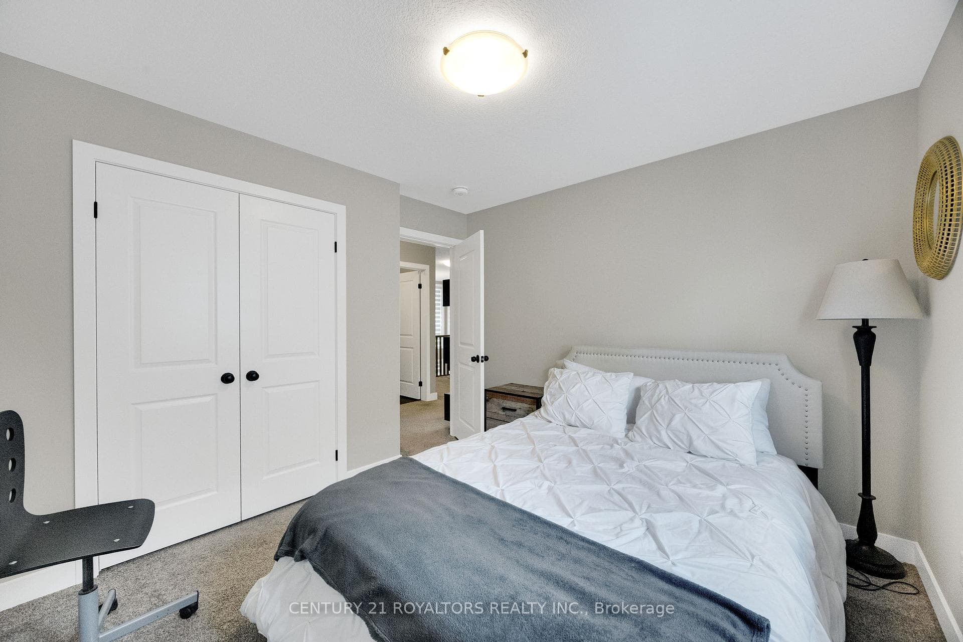 6 Sutherland Crescent photo 34