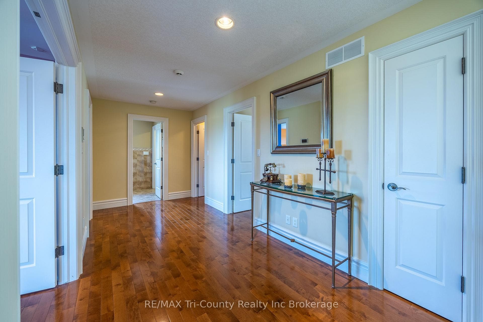 2nd floor Hallway