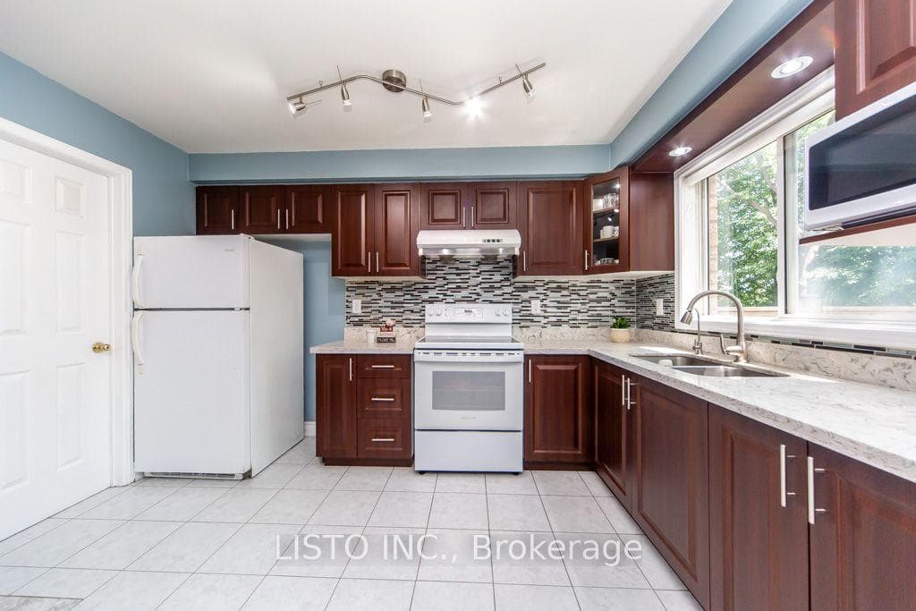 7115 Rexwood Road Unit 46 photo 17