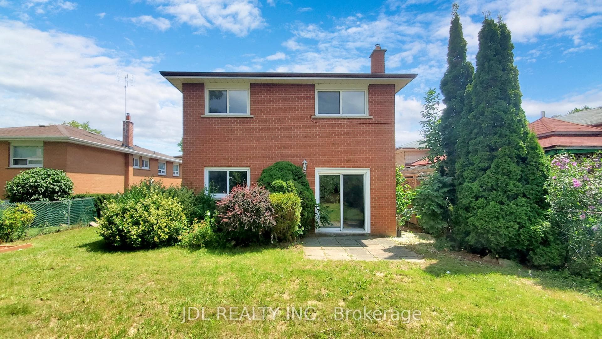 1294 Shamir Crescent photo 31