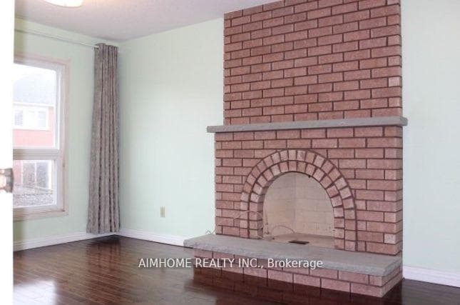137 Irenemount Crescent Unit Upper photo 5