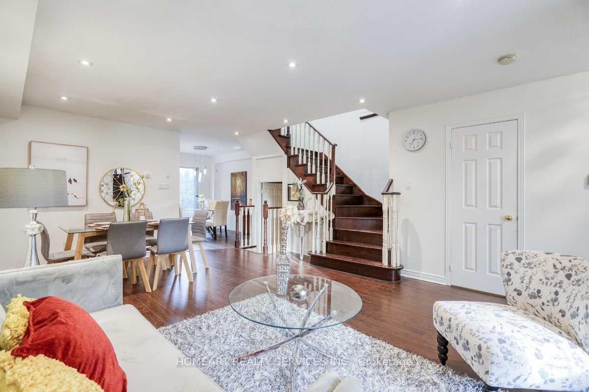 47 Breezeway Crescent photo 6