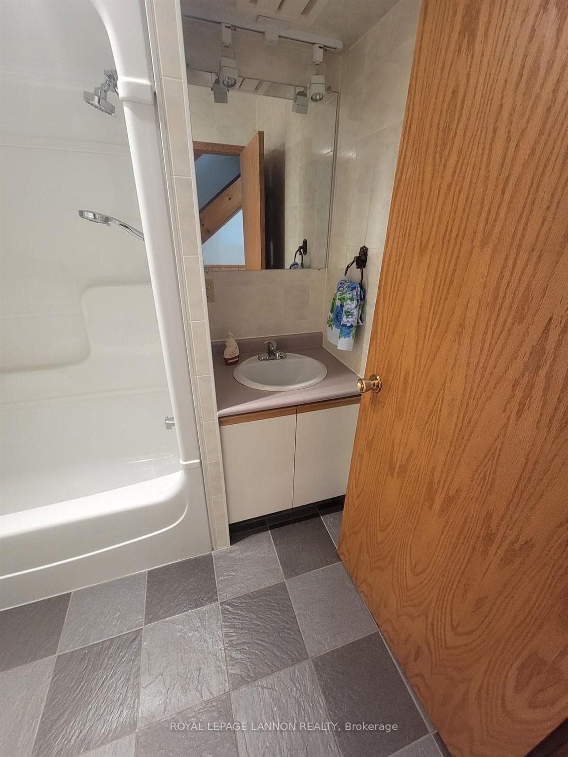 316 Newman Street photo 14