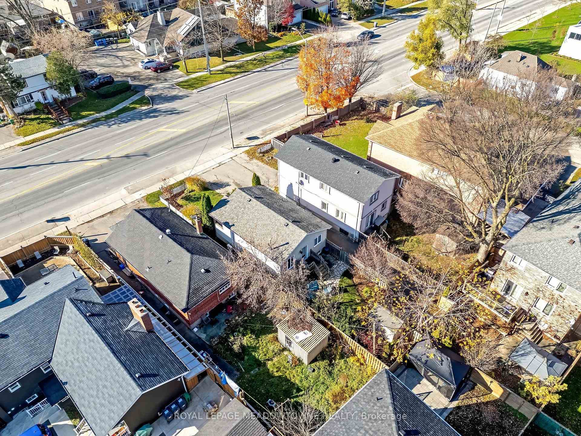 1043 Cawthra Road photo 37