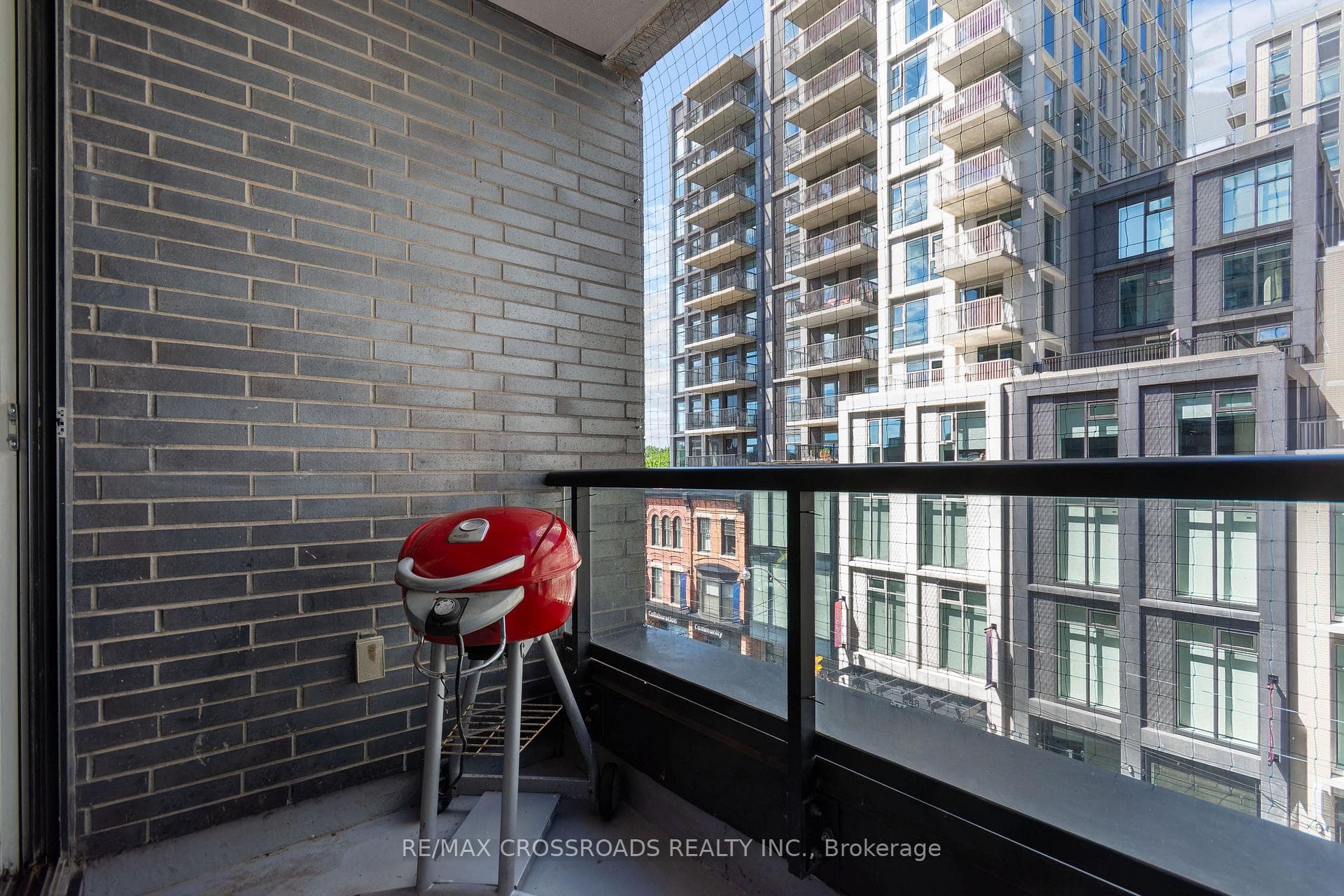 783 Bathurst Street Unit 418 photo 25