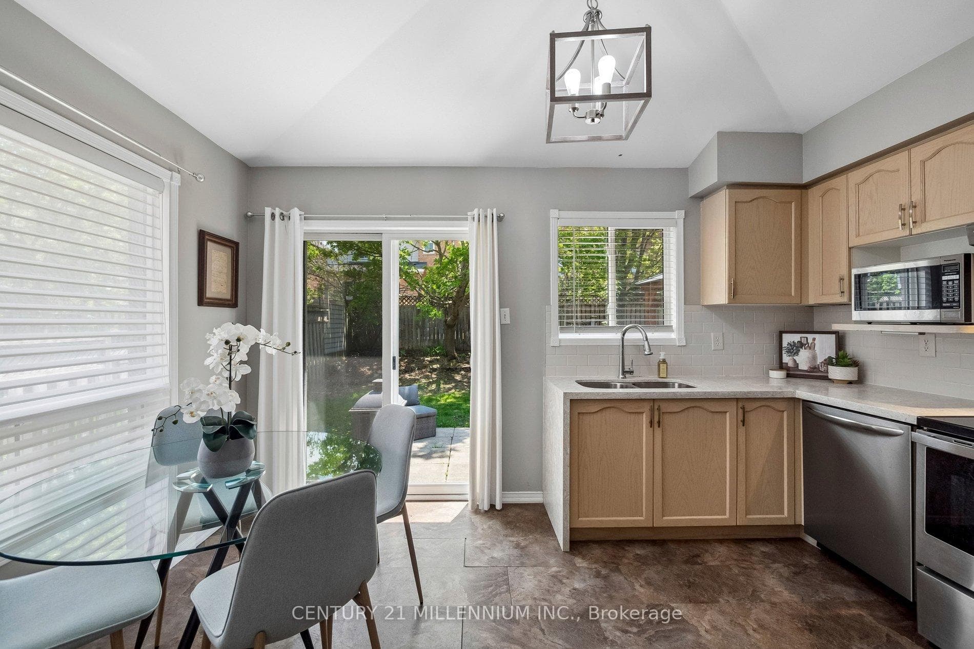 116 Woodroof Crescent photo 17