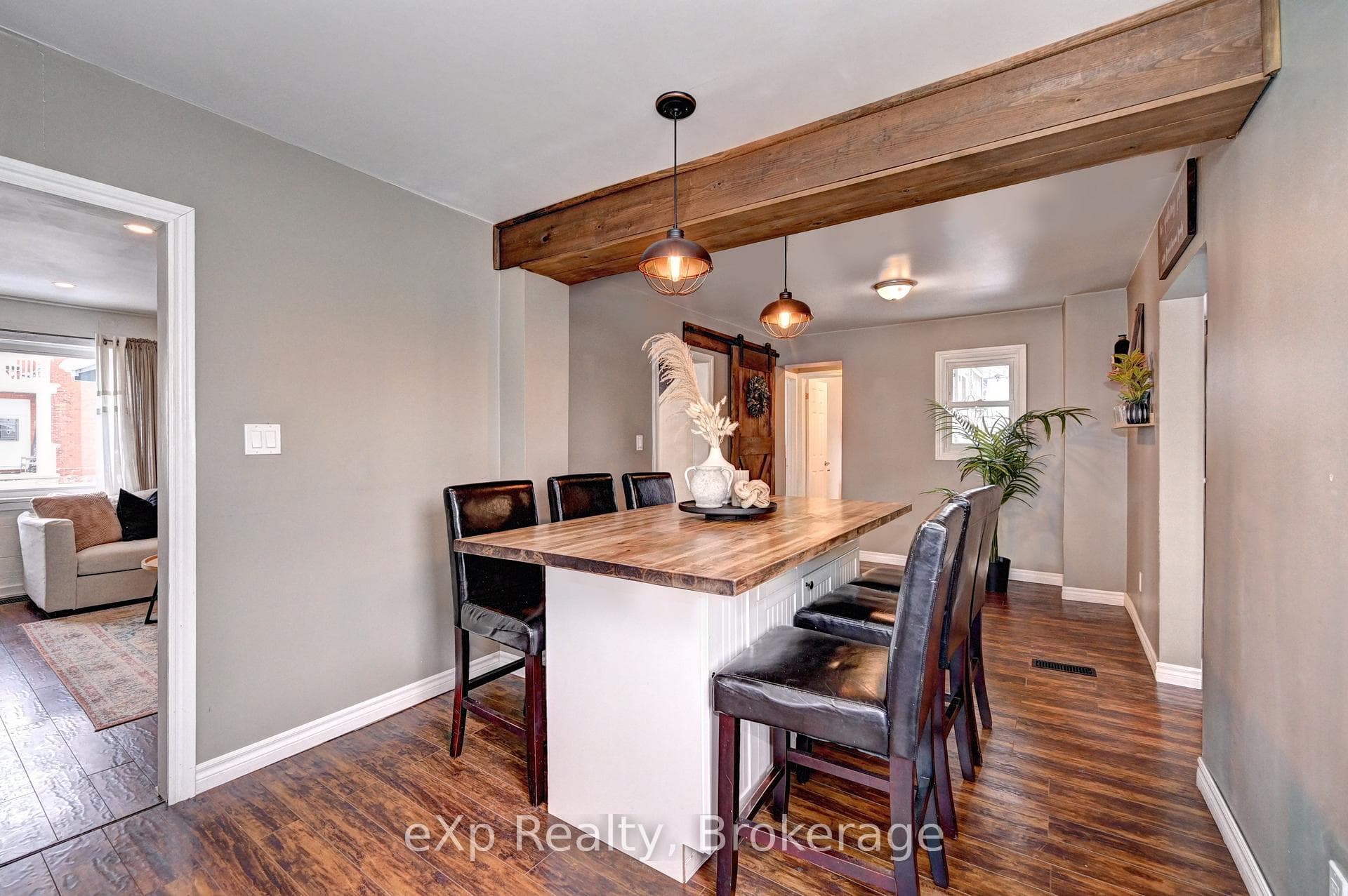 310 BARBER Avenue photo 9