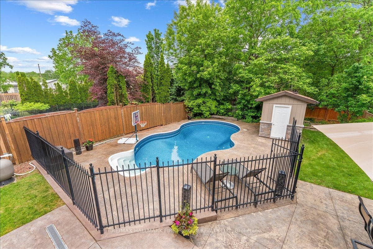 1661 Goldenridge Road photo 45