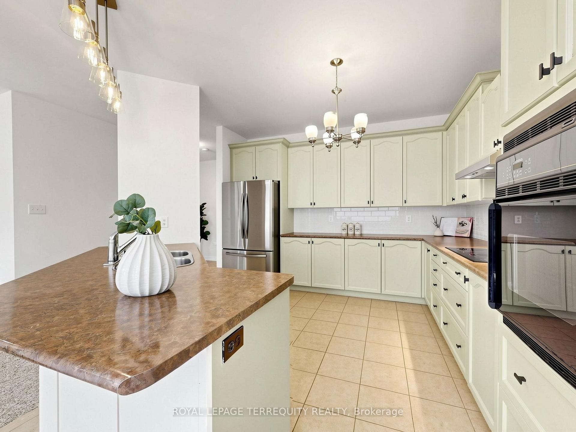 19 Johnson Crescent photo 21